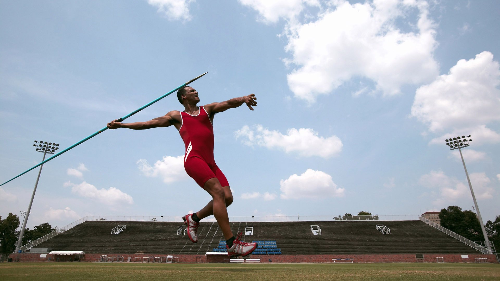 星空体育网页版-基层足球教练队伍专业化不足，作为足球教练应该具备什么素养