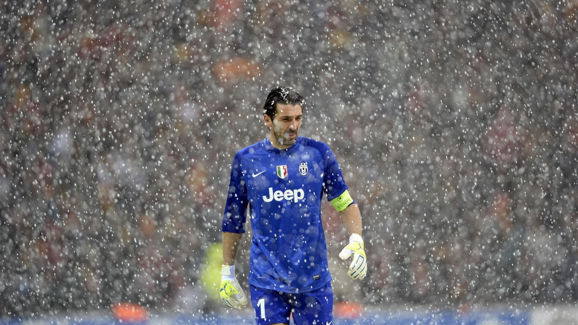 体育新闻中心记者连线现场,体育专栏记者